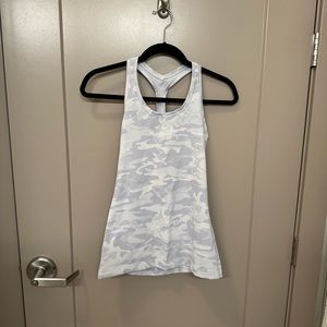 Lululemon Racerback Tank White/Gray/Blue Camo Size 4
